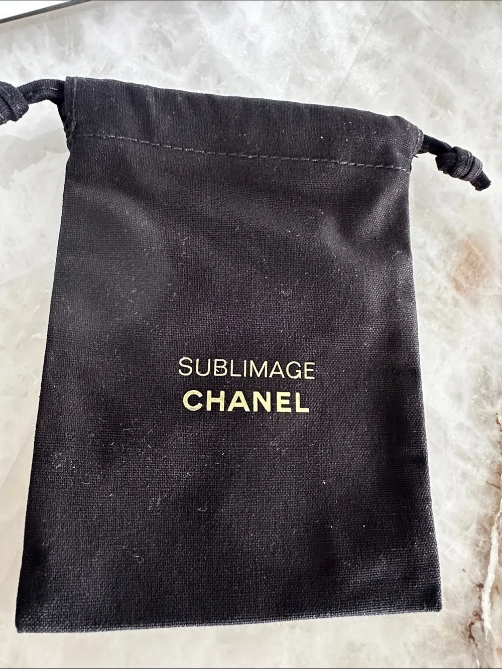 Chanel Sublimage La Lotion Lumière Exfoliante - 10 ml Gold & Black l travel bag